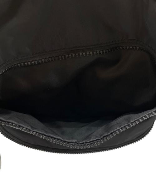 ARMANI EXCHANGE（アルマーニ エクスチェンジ）ARMANI EXCHANGE (アルマーニ エクスチェンジ) A|Xロゴ サイドドロストポケット 多機能バックパック ブラックの古着・服飾アイテム