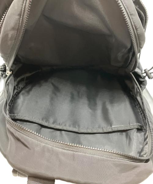 ARMANI EXCHANGE（アルマーニ エクスチェンジ）ARMANI EXCHANGE (アルマーニ エクスチェンジ) A|Xロゴ サイドドロストポケット 多機能バックパック ブラックの古着・服飾アイテム