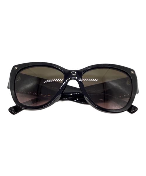 VALENTINO（ヴァレンティノ）VALENTINO (ヴァレンティノ) キャットアイサングラス ブラック サイズ:SIZE 55□17 140の古着・服飾アイテム