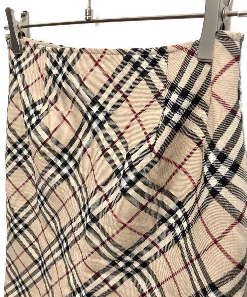 BURBERRY BLUE LABEL（バーバリー ブルー レーベル）BURBERRY BLUE LABEL (バーバリー ブルー レーベル) ノバチェックスカート ベージュ サイズ:36の古着・服飾アイテム
