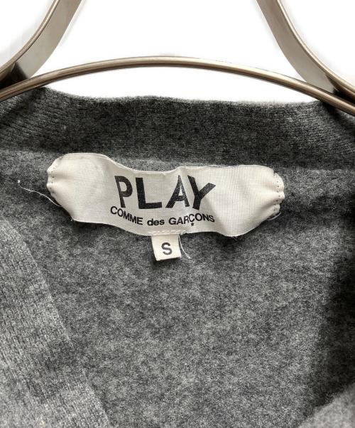 PLAY COMME des GARCONS（プレイコムデギャルソン）PLAY COMME des GARCONS (プレイコムデギャルソン) ハートワッペンカーディガン グレー サイズ:Sの古着・服飾アイテム