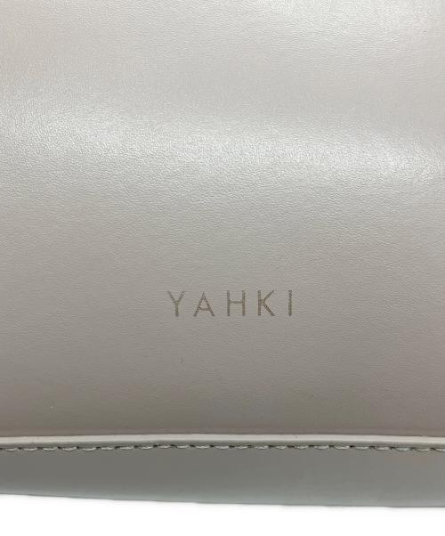 YAHKI（ヤーキ）YAHKI (ヤーキ) 横長クロスボディバッグ グレージュの古着・服飾アイテム