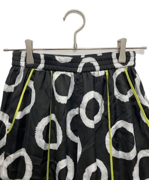 OMMO（オーエムエムオー）OMMO (オーエムエムオー) サークル型スーパーリラックスパンツ ブラック サイズ:36の古着・服飾アイテム