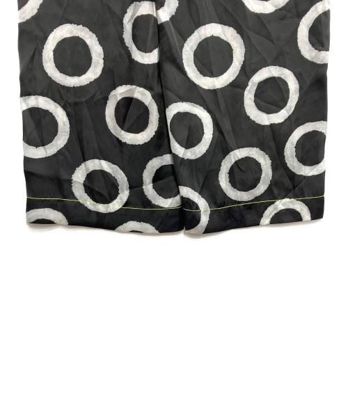 OMMO（オーエムエムオー）OMMO (オーエムエムオー) サークル型スーパーリラックスパンツ ブラック サイズ:36の古着・服飾アイテム