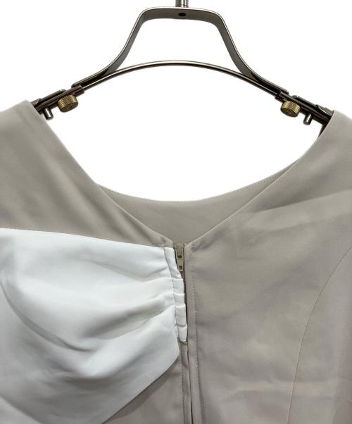 HER LIP TO（ハーリップトゥ）HER LIP TO (ハーリップトゥ) Bicolor Ribbon-Motif Romper ベージュ サイズ:Mの古着・服飾アイテム