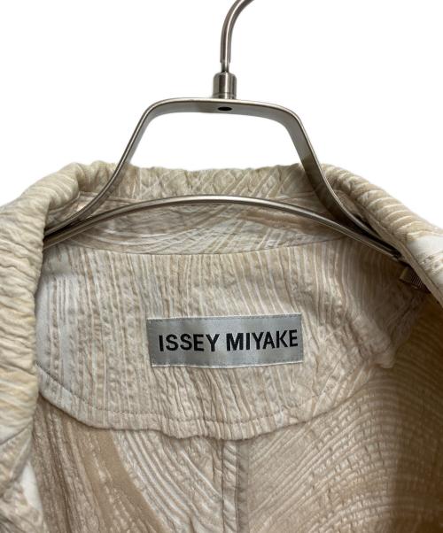ISSEY MIYAKE（イッセイミヤケ）ISSEY MIYAKE (イッセイミヤケ) 総柄テーラードジャケット ベージュ サイズ:2の古着・服飾アイテム