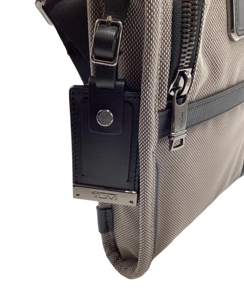 TUMI（トゥミ）TUMI (トゥミ) Pocket Bag Small グレーの古着・服飾アイテム