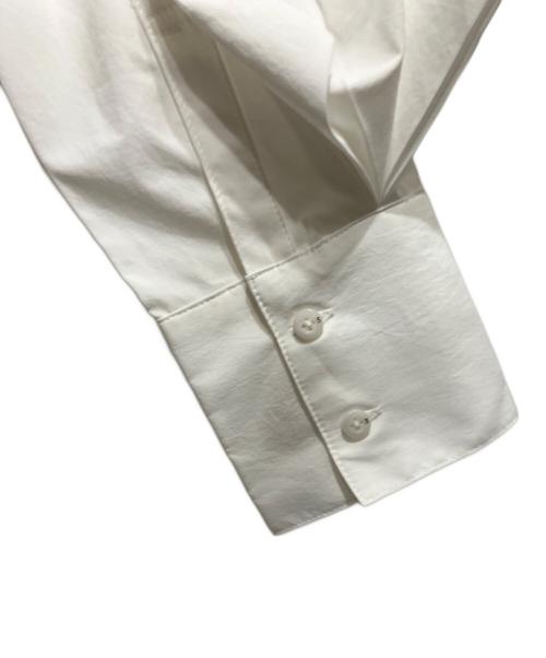 UN3D.（アンスリード）UN3D. (アンスリード) W TRIANGLE TUCK SH ホワイト サイズ:38の古着・服飾アイテム