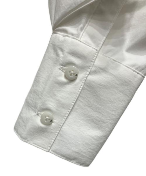 UN3D.（アンスリード）UN3D. (アンスリード) W TRIANGLE TUCK SH ホワイト サイズ:38の古着・服飾アイテム