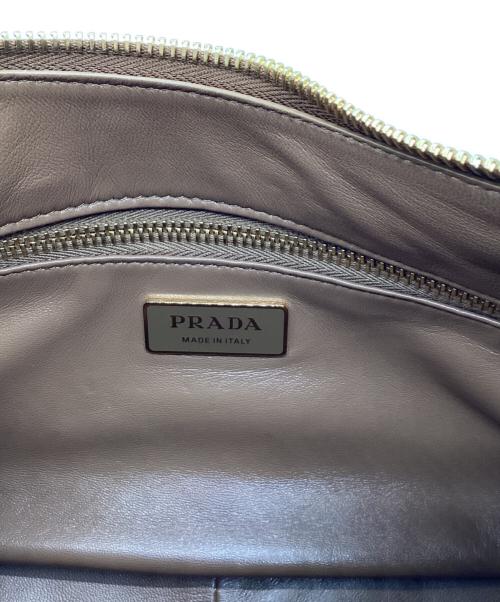 PRADA（プラダ）PRADA (プラダ) エメミディアムレザーショルダーバッグ ブラウンの古着・服飾アイテム