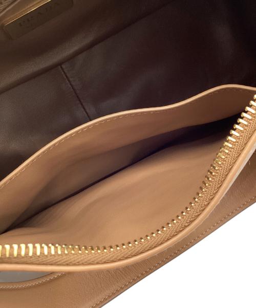 PRADA（プラダ）PRADA (プラダ) エメミディアムレザーショルダーバッグ ブラウンの古着・服飾アイテム