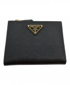 PRADAプラダ）の古着「サフィアーノトライアングル 財布」｜ブラック
