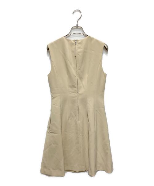 FOXEY NEWYORK（フォクシーニューヨーク）FOXEY NEWYORK (フォクシーニューヨーク) ノースリーブワンピース ベージュ サイズ:38の古着・服飾アイテム