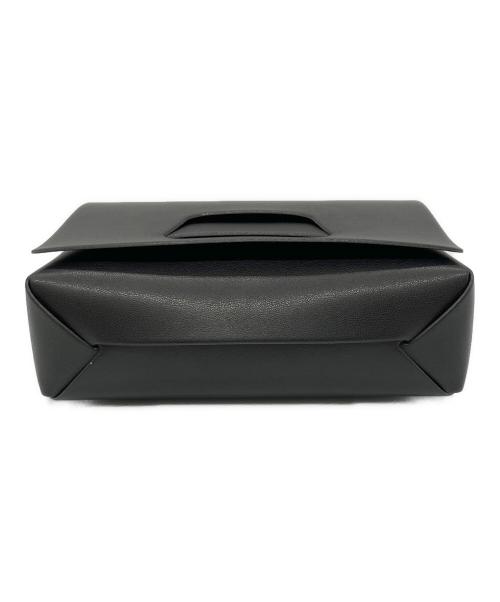 ISSEY MIYAKE（イッセイミヤケ）ISSEY MIYAKE (イッセイミヤケ) BOXショルダーバッグ ブラックの古着・服飾アイテム