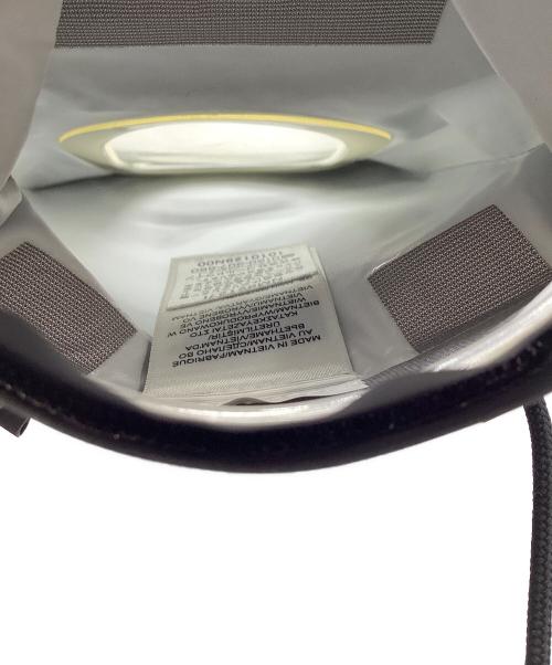 SUPREME（シュプリーム）SUPREME (シュプリーム) THE NORTH FACE (ザ ノース フェイス) Outer Tape Seam Neck Pouch ブラックの古着・服飾アイテム