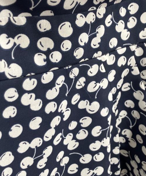 HER LIP TO（ハーリップトゥ）HER LIP TO (ハーリップトゥ) Cherry Pattern Cache-Coeur One-Piece ネイビー サイズ:XSの古着・服飾アイテム