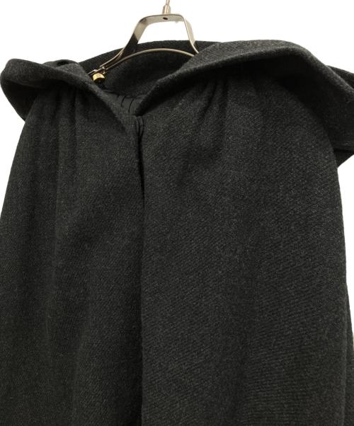 duna by petite robe noire（デュナバイプティローブノアー）duna by petite robe noire (デュナバイプティローブノアー) ポンチョ ブラック サイズ:不明の古着・服飾アイテム