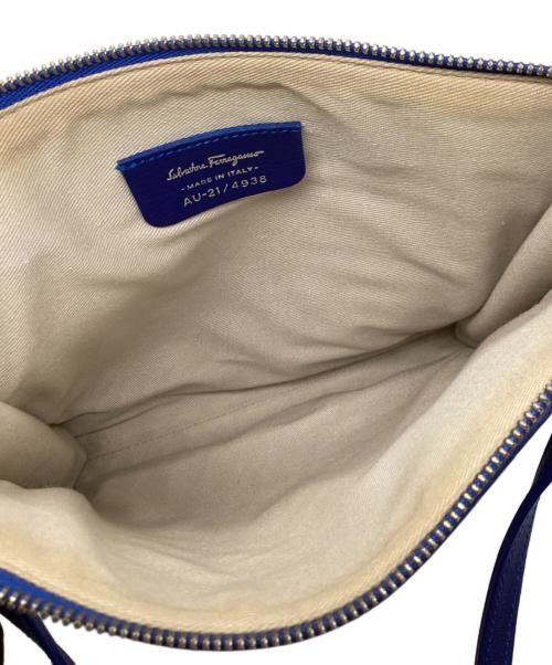Salvatore Ferragamo（サルヴァトーレ フェラガモ）Salvatore Ferragamo (サルヴァトーレ フェラガモ) スクエアショルダーバッグ ブルーの古着・服飾アイテム