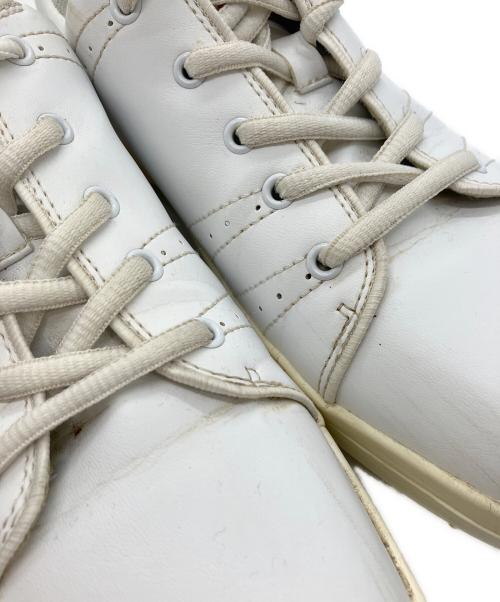 MASTER BUNNY EDITION（マスターバニーエディション）MASTER BUNNY EDITION (マスターバニーエディション) ゴルフシューズ ホワイト×レッド サイズ:25.5の古着・服飾アイテム