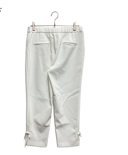 TO BE CHIC（トゥービーシック）TO BE CHIC (トゥービーシック) ボディシェルスリムパンツ ホワイト サイズ:44の古着・服飾アイテム