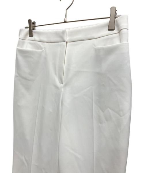 TO BE CHIC（トゥービーシック）TO BE CHIC (トゥービーシック) ボディシェルスリムパンツ ホワイト サイズ:44の古着・服飾アイテム