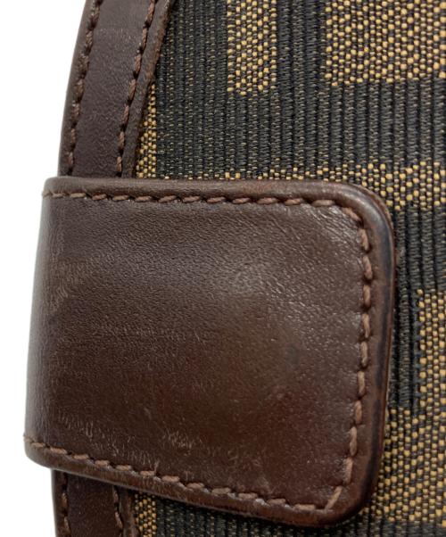 FENDI（フェンディ）FENDI (フェンディ) ズッカ柄2つ折り財布 ブラウンの古着・服飾アイテム