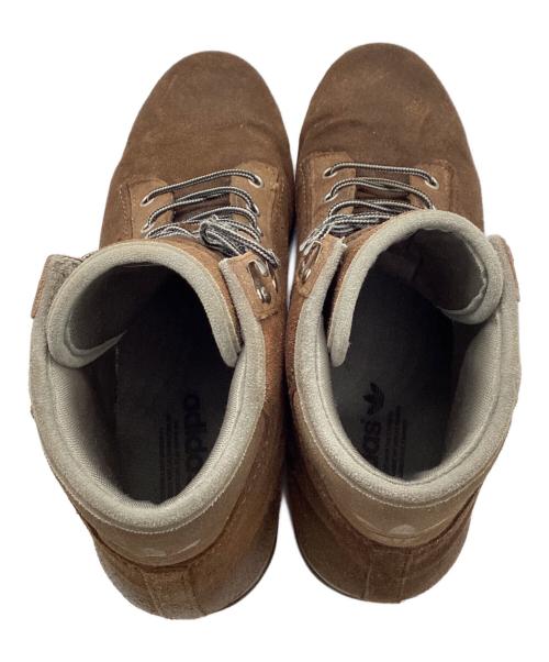 adidas（アディダス）adidas (アディダス) アディナヴィ ブラウン サイズ:27.5の古着・服飾アイテム