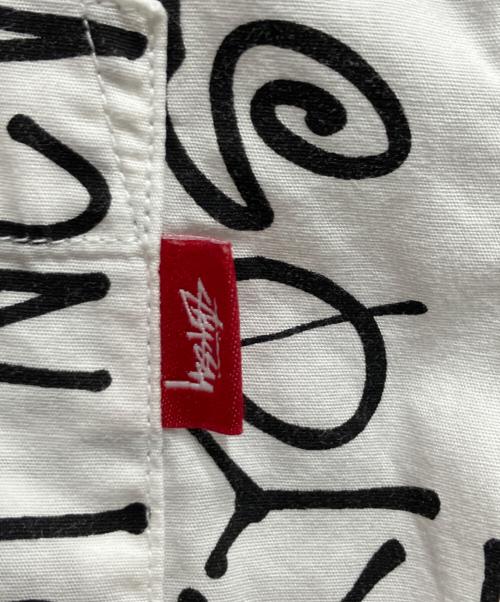 stussy（ステューシー）stussy (ステューシー) 総柄プリントシャツ ホワイト サイズ:Mの古着・服飾アイテム