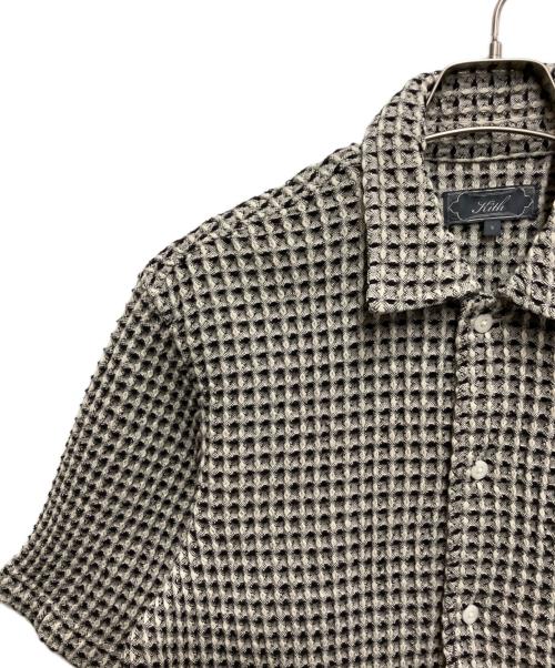 KITH（キス）KITH (キス) Bubble Check Short Sleeve Boxy Collared Overshirt ホワイト×ブラック サイズ:Sの古着・服飾アイテム