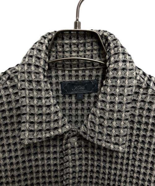 KITH（キス）KITH (キス) Bubble Check Short Sleeve Boxy Collared Overshirt ホワイト×ブラック サイズ:Sの古着・服飾アイテム