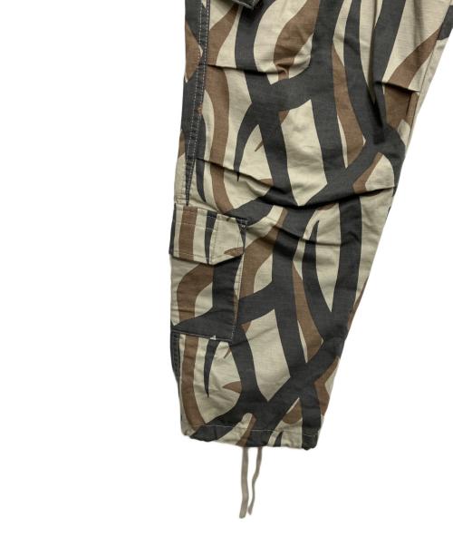 PALACE（パレス）PALACE (パレス) トライバルカモカーゴパンツ カーキ サイズ:32の古着・服飾アイテム