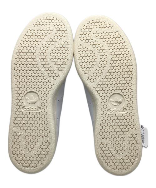 adidas（アディダス）adidas (アディダス) TOMORROW LAND (トゥモローランド) 別注STANSMITH（別注スタンスミス） ホワイト サイズ:23.5cm 未使用品の古着・服飾アイテム