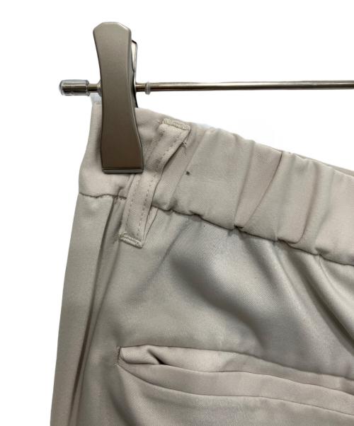 CULLNI（クルニ）CULLNI (クルニ) ベルトテーパードパンツ ベージュ サイズ:2の古着・服飾アイテム