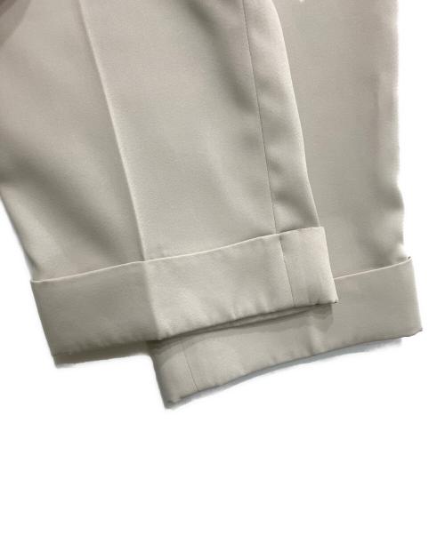 CULLNI（クルニ）CULLNI (クルニ) ベルトテーパードパンツ ベージュ サイズ:2の古着・服飾アイテム
