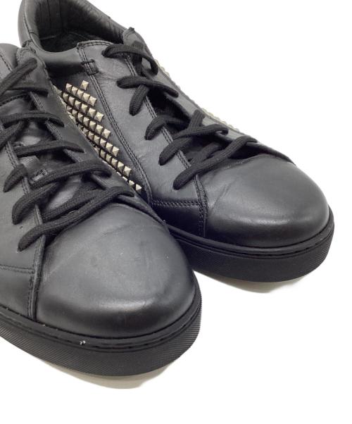 DSQUARED2（ディースクエアード）DSQUARED2 (ディースクエアード) スタッズスニーカー ブラック サイズ:SIZE 42の古着・服飾アイテム