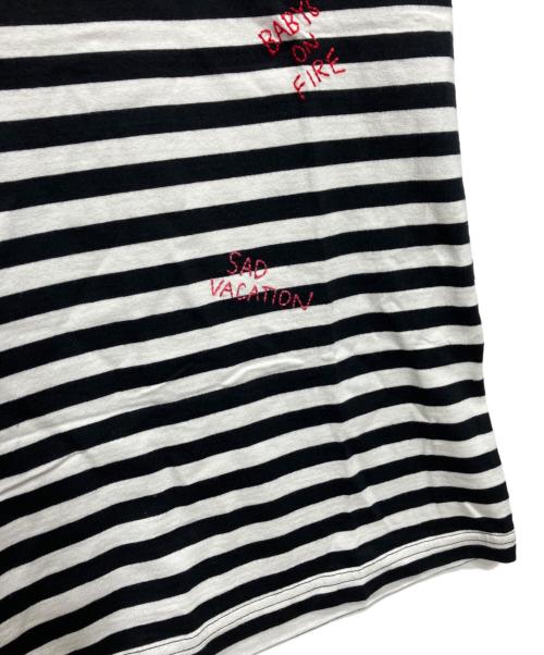 Hysteric Glamour（ヒステリックグラマー）Hysteric Glamour (ヒステリックグラマー) BABYS ONFIRE刺繍Tシャツ ブラック×ホワイト サイズ:1の古着・服飾アイテム