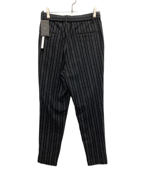 wjk（ダブルジェイケー）wjk (ダブルジェイケー) stripe easy trousers グレー サイズ:Sの古着・服飾アイテム
