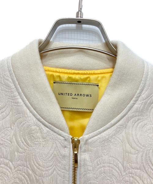 UNITED ARROWS（ユナイテッドアローズ）UNITED ARROWS (ユナイテッドアローズ) 刺繍ブルゾン アイボリー サイズ:38の古着・服飾アイテム