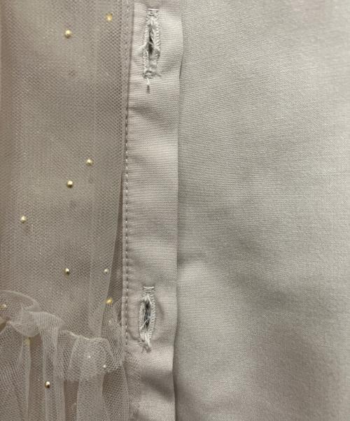 JUSGLITTY（ジャスグリッティー）JUSGLITTY (ジャスグリッティー) キラキラチュールシャツブラウス ベージュ サイズ:２の古着・服飾アイテム