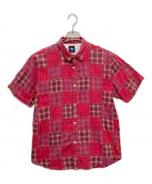 stussy（ステューシー）の古着「半袖パッチワークシャツ」｜レッド