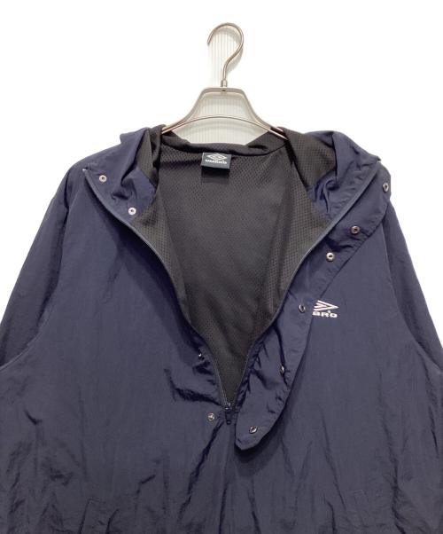 UMBRO（アンブロ）UMBRO (アンブロ) JOURNAL STANDARD (ジャーナルスタンダード) Warm Up Anorak / アノラックパーカー ネイビー サイズ:Lの古着・服飾アイテム