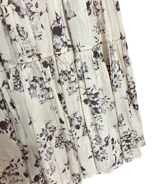 COCODEAL（ココディール）COCODEAL (ココディール) シャーリングティアードフラワーワンピース ベージュ サイズ:1の古着・服飾アイテム