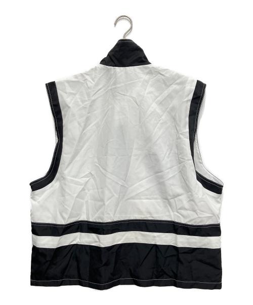 VERSACE JEANS COUTURE（ヴェルサーチ ジーンズクチュール）VERSACE JEANS COUTURE (ヴェルサーチ ジーンズクチュール) ベスト ホワイト×ブラック サイズ:不明の古着・服飾アイテム