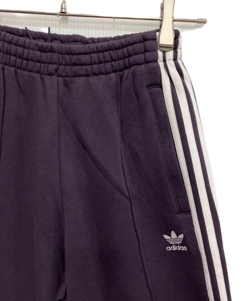 adidas（アディダス）adidas (アディダス) スリーストライプス ルーズ フレンチテリー ワイドレッグパンツ パープル サイズ:XS 未使用品の古着・服飾アイテム