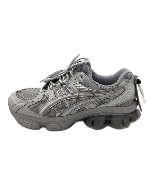 asics（アシックス）asics (アシックス) YOASOBI (ヨアソビ) GEL-KINETIC FLUENT Y グレー サイズ:26.5 未使用品の古着・服飾アイテム