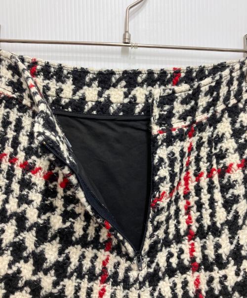 RED VALENTINO（レッドヴァレンティノ）RED VALENTINO (レッドヴァレンティノ) ツイードミニスカート ホワイト×ブラック サイズ:38の古着・服飾アイテム