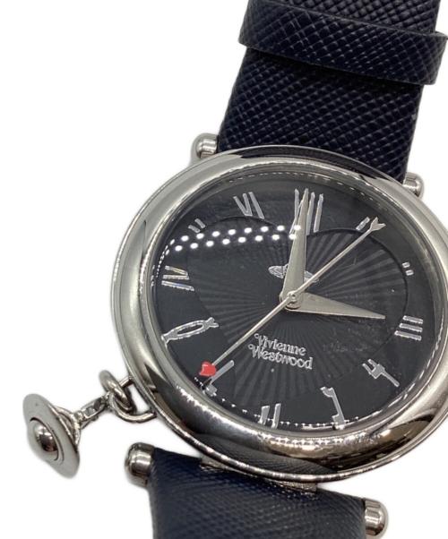 Vivienne Westwood（ヴィヴィアンウエストウッド）Vivienne Westwood (ヴィヴィアンウエストウッド) オーブチャーム付腕時計 ブラックの古着・服飾アイテム