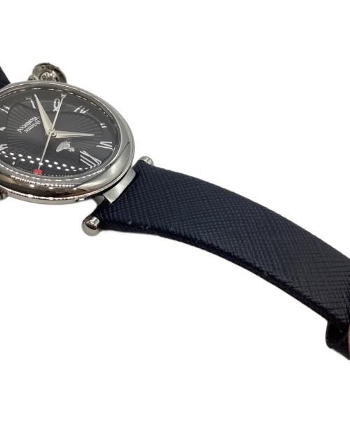 Vivienne Westwood（ヴィヴィアンウエストウッド）Vivienne Westwood (ヴィヴィアンウエストウッド) オーブチャーム付腕時計 ブラックの古着・服飾アイテム