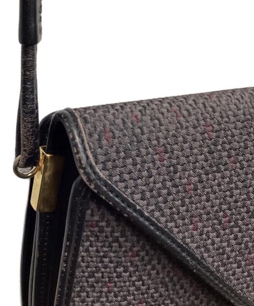 Yves Saint Laurent（イヴサンローラン）Yves Saint Laurent (イヴサンローラン) オールドフラップショルダーバッグ グレーの古着・服飾アイテム