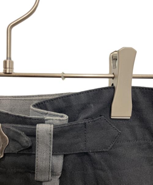 ISSEY MIYAKE（イッセイミヤケ）ISSEY MIYAKE (イッセイミヤケ) 切替シンチバックパンツ ブラック×グレー サイズ:Mの古着・服飾アイテム